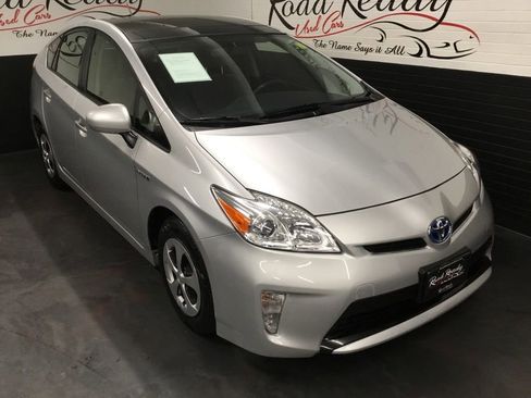 Used 2015 Toyota Prius Three w/ Solar Roof Package image 2