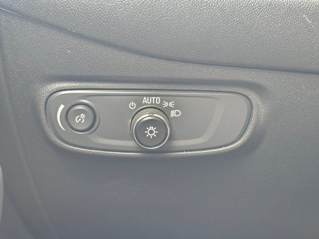Used 2020 Chevrolet Equinox LT AWD/4WD image 36