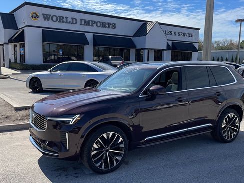 Used 2025 Volvo XC90 T8 Ultra w/ Lounge Package image 51