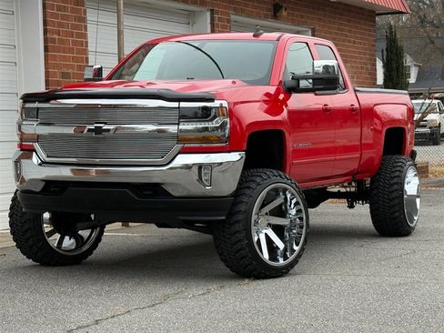 Used 2019 Chevrolet Silverado 1500 LT w/ All Star Edition image 7