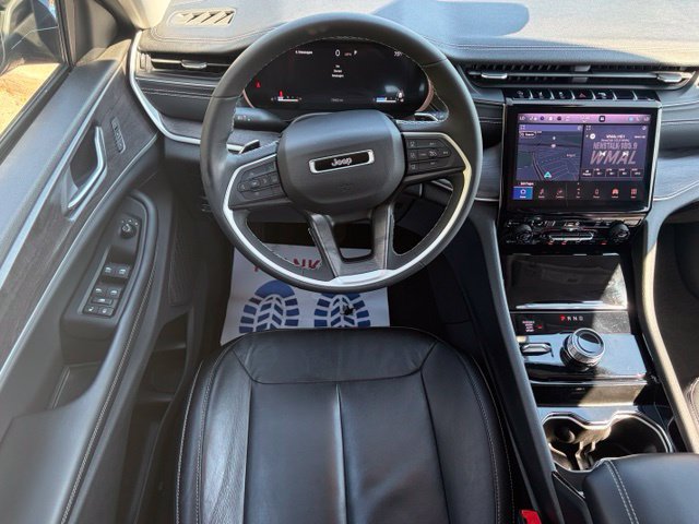 Used 2023 Jeep Grand Cherokee Limited AWD/4WD image 36