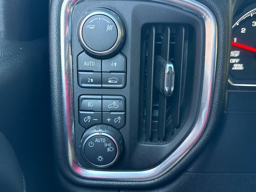 Used 2019 Chevrolet Silverado 1500 RST w/ True North Edition AWD/4WD image 23