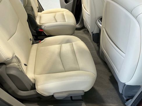 Used 2022 Cadillac XT6 Premium Luxury AWD/4WD image 21