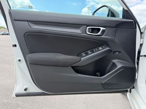 Used 2025 Honda Civic Sport image 13