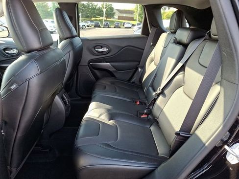 Used 2022 Jeep Cherokee Limited image 12