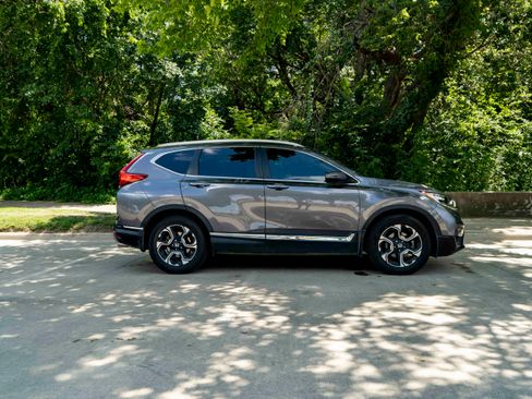 Used 2019 Honda CR-V Touring image 10
