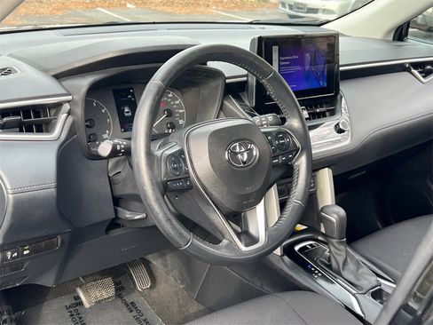 Used 2023 Toyota Corolla Cross LE image 21