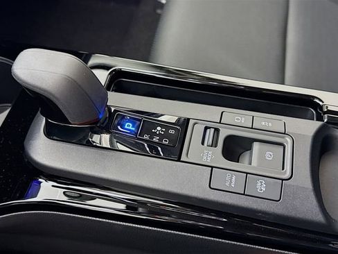 New 2026 Toyota Prius Plug-In Hybrid FWD image 17
