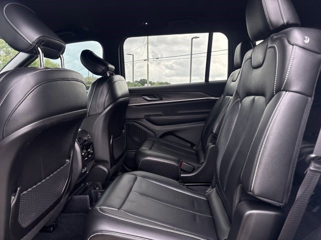 Used 2024 Jeep Grand Cherokee L Limited w/ Black Appearance Package AWD/4WD image 32