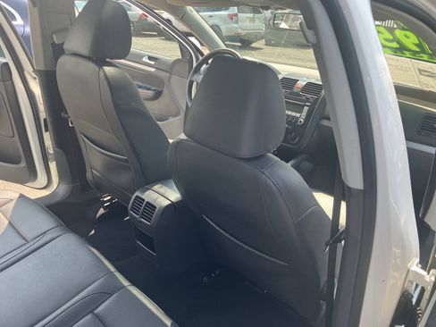 Used 2009 Volkswagen Jetta SEL FWD image 30