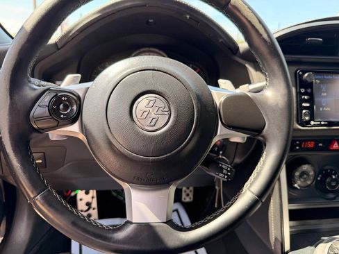 Used 2017 Toyota 86 RWD image 15
