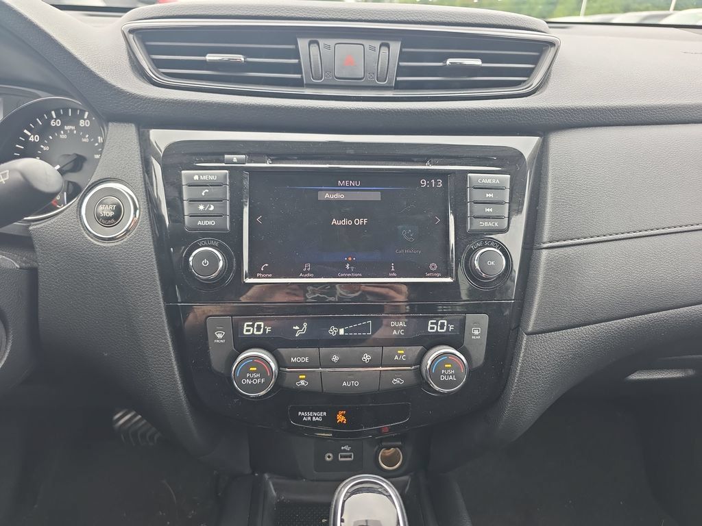 Used 2018 Nissan Rogue SV AWD/4WD image 32