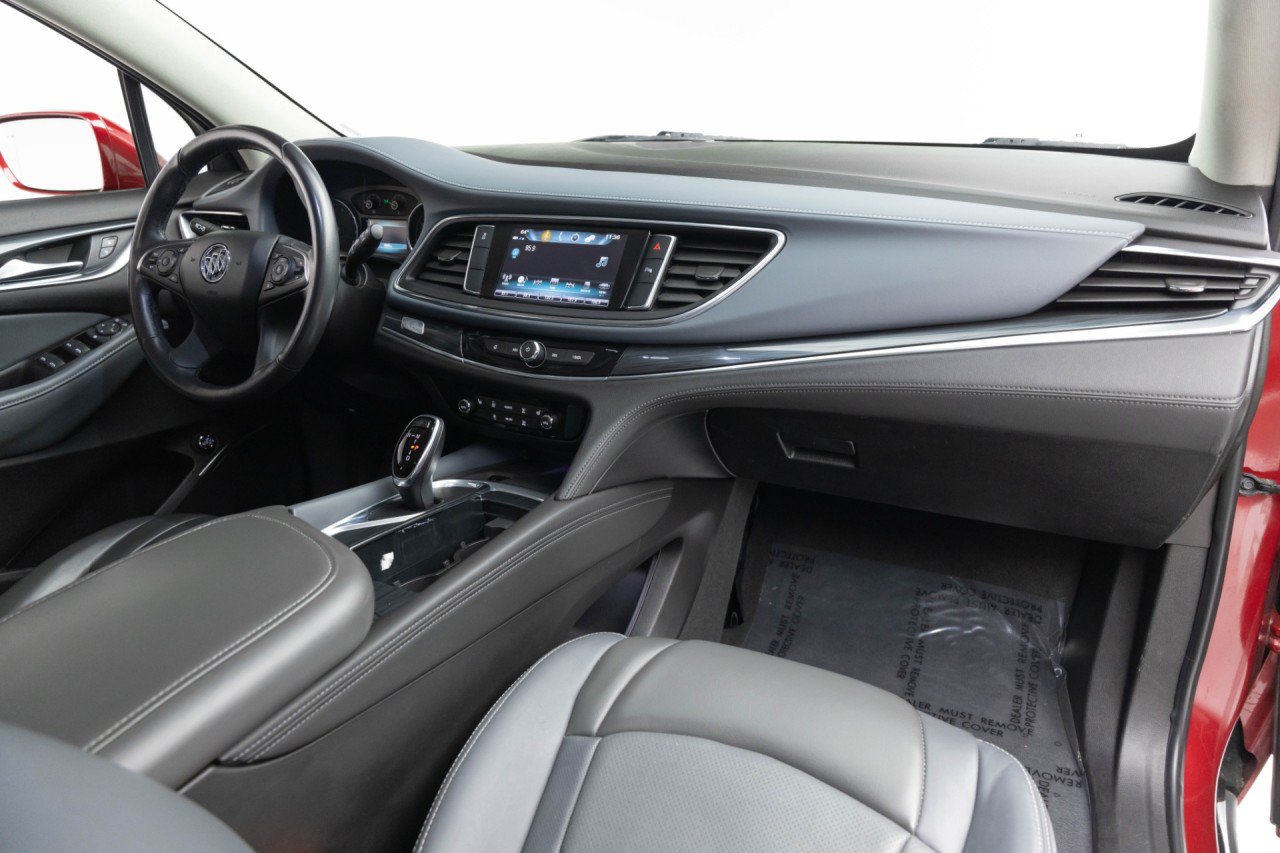 Used 2019 Buick Enclave Essence FWD image 2
