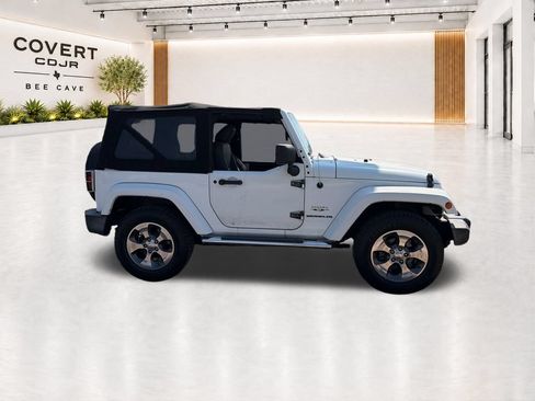 Used 2016 Jeep Wrangler Sahara w/ Mopar Chrome Edition Group AWD/4WD image 10