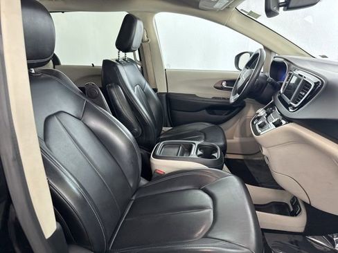 Used 2021 Chrysler Voyager Lxi FWD image 20