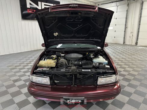 Used 1995 Chevrolet Impala SS RWD image 46