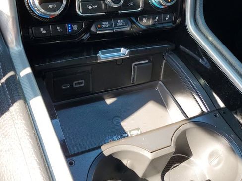 Used 2022 GMC Yukon Denali w/ Denali Premium Package image 23