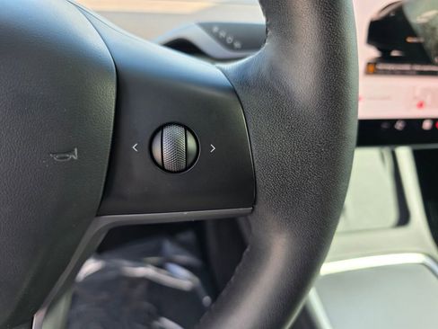 Used 2023 Tesla Model Y Long Range image 21