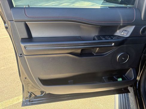 Used 2021 Ford Expedition Limited w/ Equipment Group 303A image 3