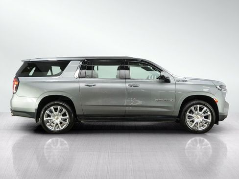 Used 2023 Chevrolet Suburban High Country AWD/4WD image 6