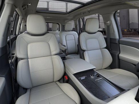 New 2026 Lincoln Aviator Reserve w/ Luxury Package AWD/4WD image 10