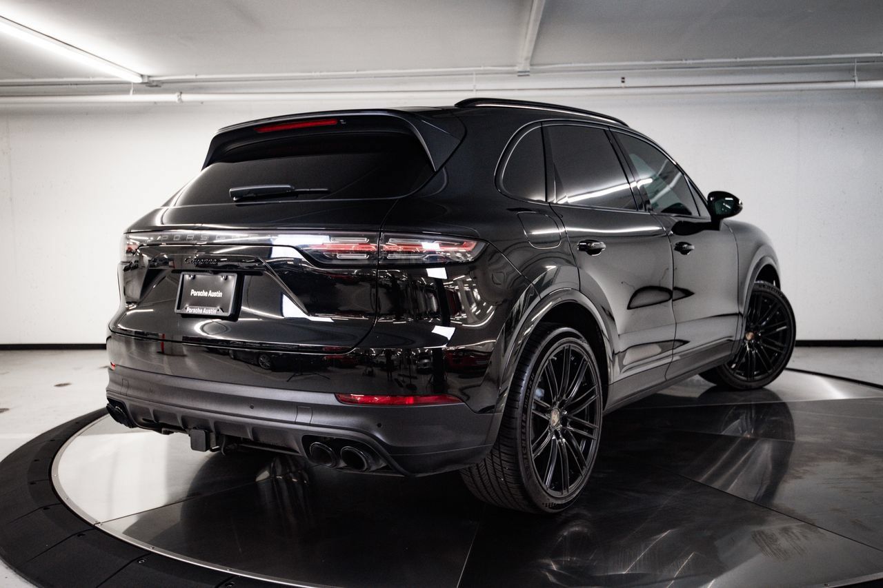 Certified 2023 Porsche Cayenne Platinum Edition AWD/4WD image 7