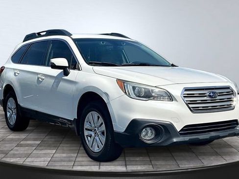 Used 2017 Subaru Outback 2.5i Premium AWD/4WD image 3
