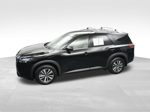 Used 2025 Nissan Pathfinder SL FWD image 36