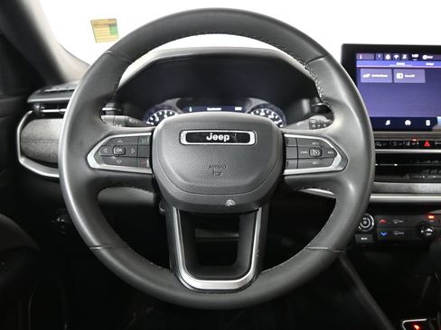 Used 2024 Jeep Compass Latitude AWD/4WD image 32