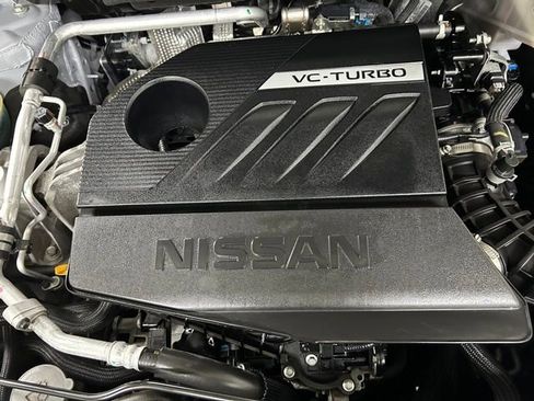 Used 2023 Nissan Rogue SV image 10