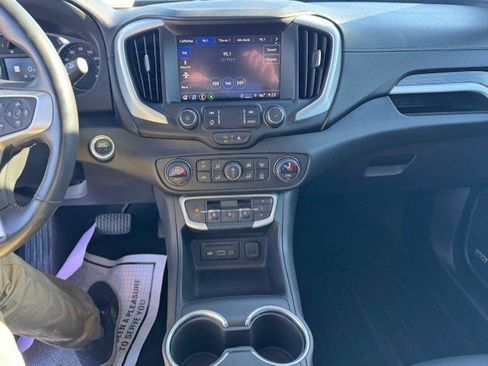 Used 2022 GMC Terrain SLT w/ Infotainment Package II image 16