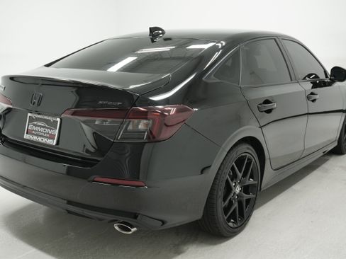 Used 2025 Honda Civic Sport image 4