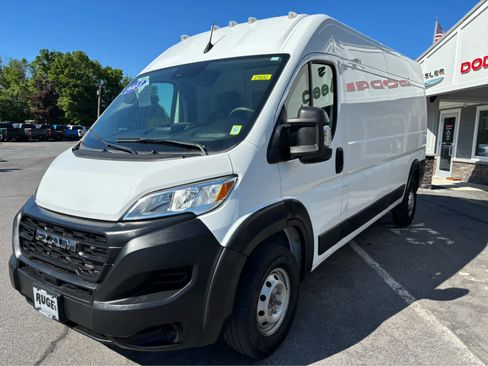 Used 2023 RAM ProMaster 2500 FWD image 3