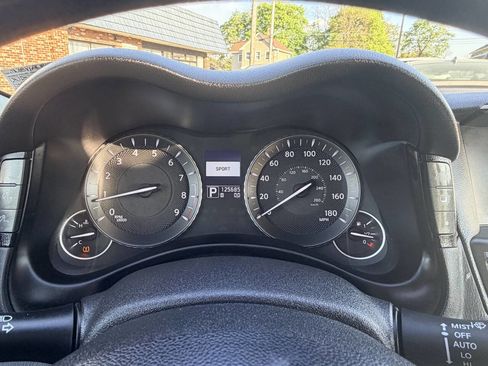 Used 2011 INFINITI M37 x w/ Premium Pkg image 4