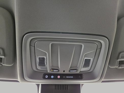 Used 2024 Chevrolet Silverado 1500 LT image 18