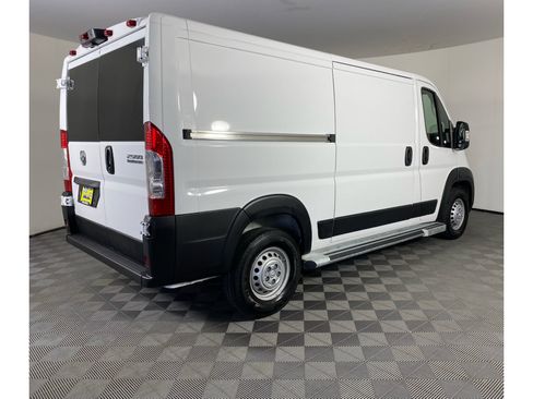 Used 2025 RAM ProMaster 2500 w/ U-Haul Equipment Group FWD image 11