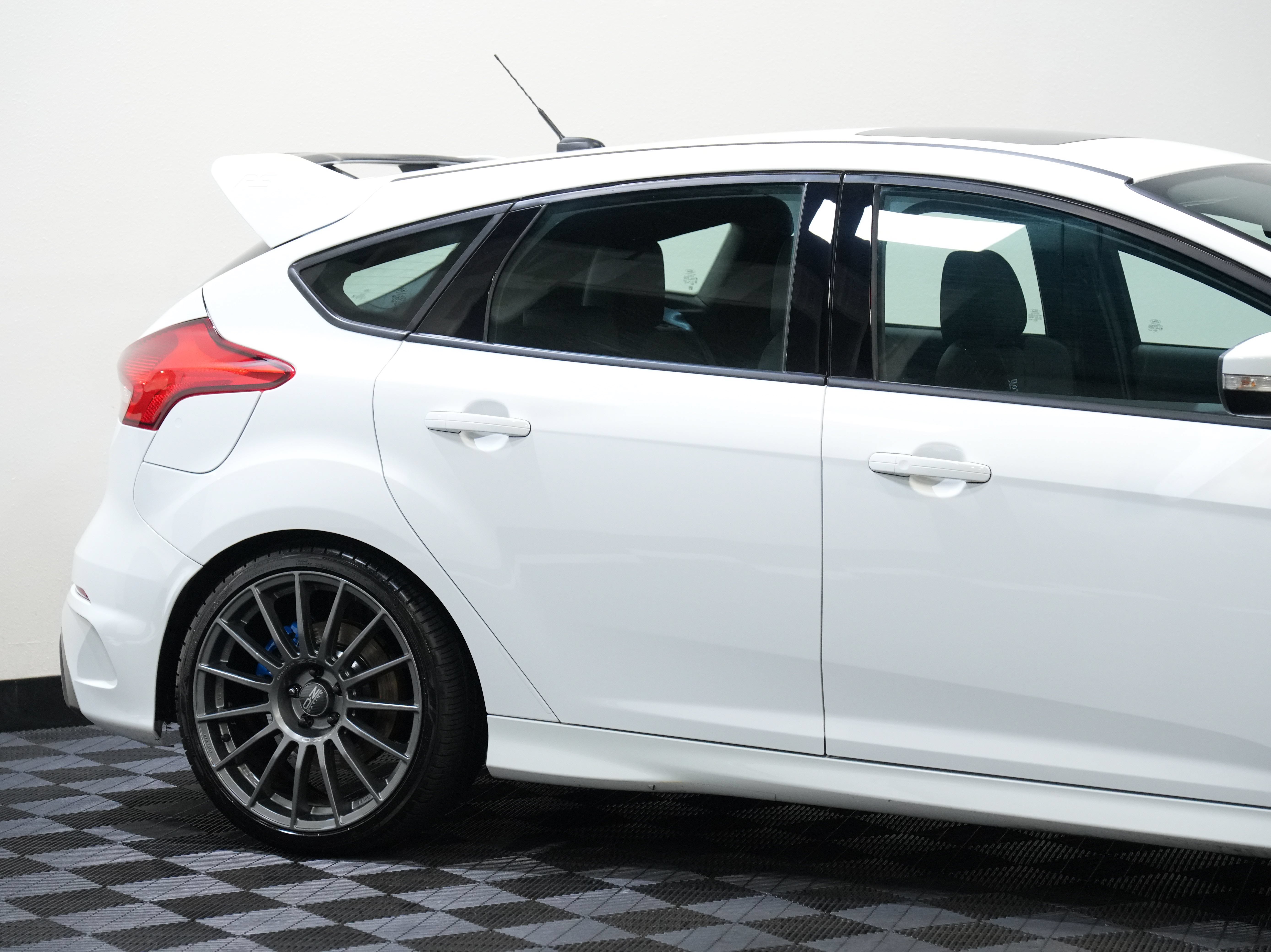Used 2017 Ford Focus RS AWD/4WD image 14