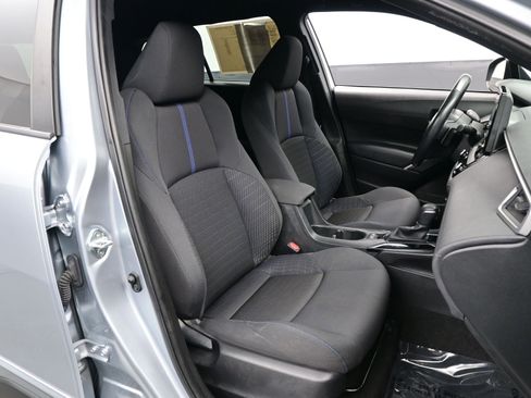 Used 2023 Toyota Corolla Cross SE image 13