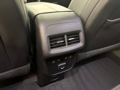 Used 2022 Chevrolet Equinox Premier FWD image 19