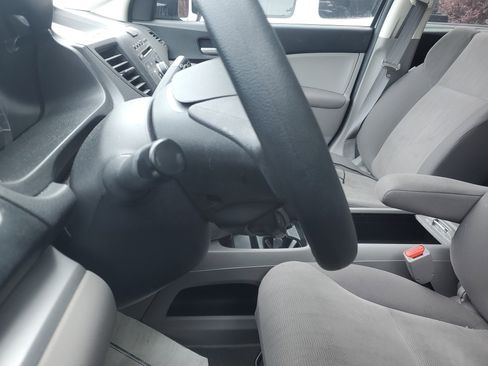 Used 2013 Honda CR-V LX image 9