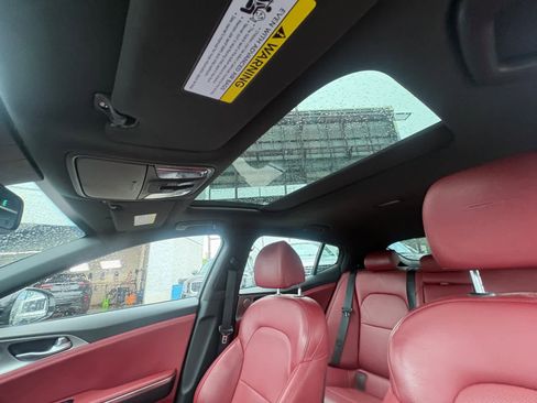 Used 2021 Kia Stinger GT1 AWD/4WD image 31