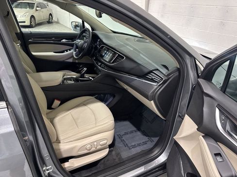 Used 2019 Buick Enclave Essence image 48