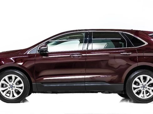 Used 2019 Ford Edge Titanium w/ Equipment Group 301A FWD image 6