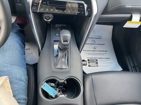 Used 2024 Toyota Venza Nightshade image 24