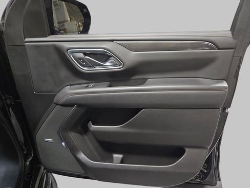 Used 2021 GMC Yukon XL AT4 w/ Technology Package image 11