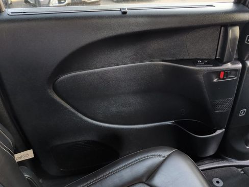 Used 2025 Chrysler Pacifica Select FWD image 30