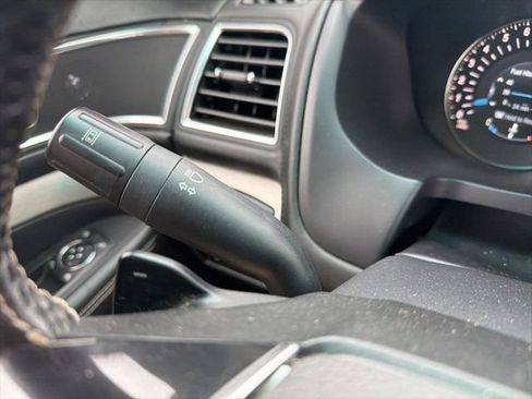 Used 2016 Ford Explorer Platinum AWD/4WD image 47