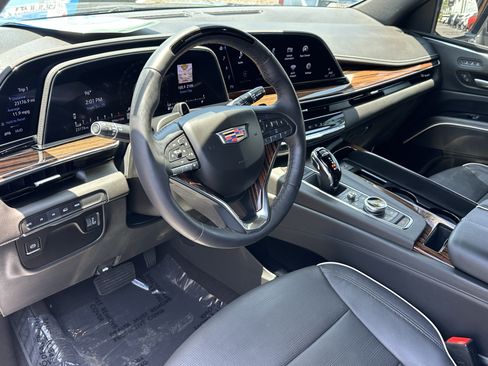 Used 2023 Cadillac Escalade ESV Premium Luxury AWD/4WD image 20