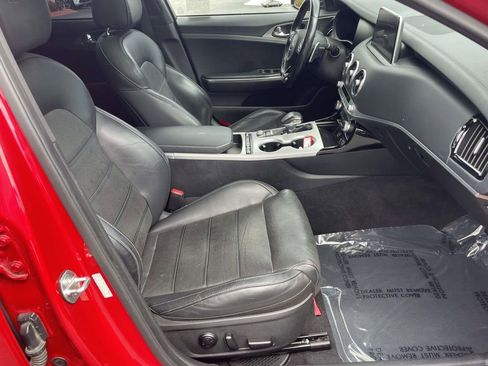 Used 2018 Kia Stinger GT2 RWD image 21
