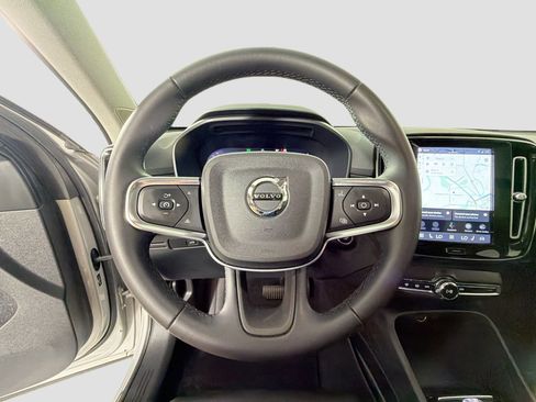 Used 2024 Volvo XC40 B5 Plus w/ Protection Package Premier AWD/4WD image 12